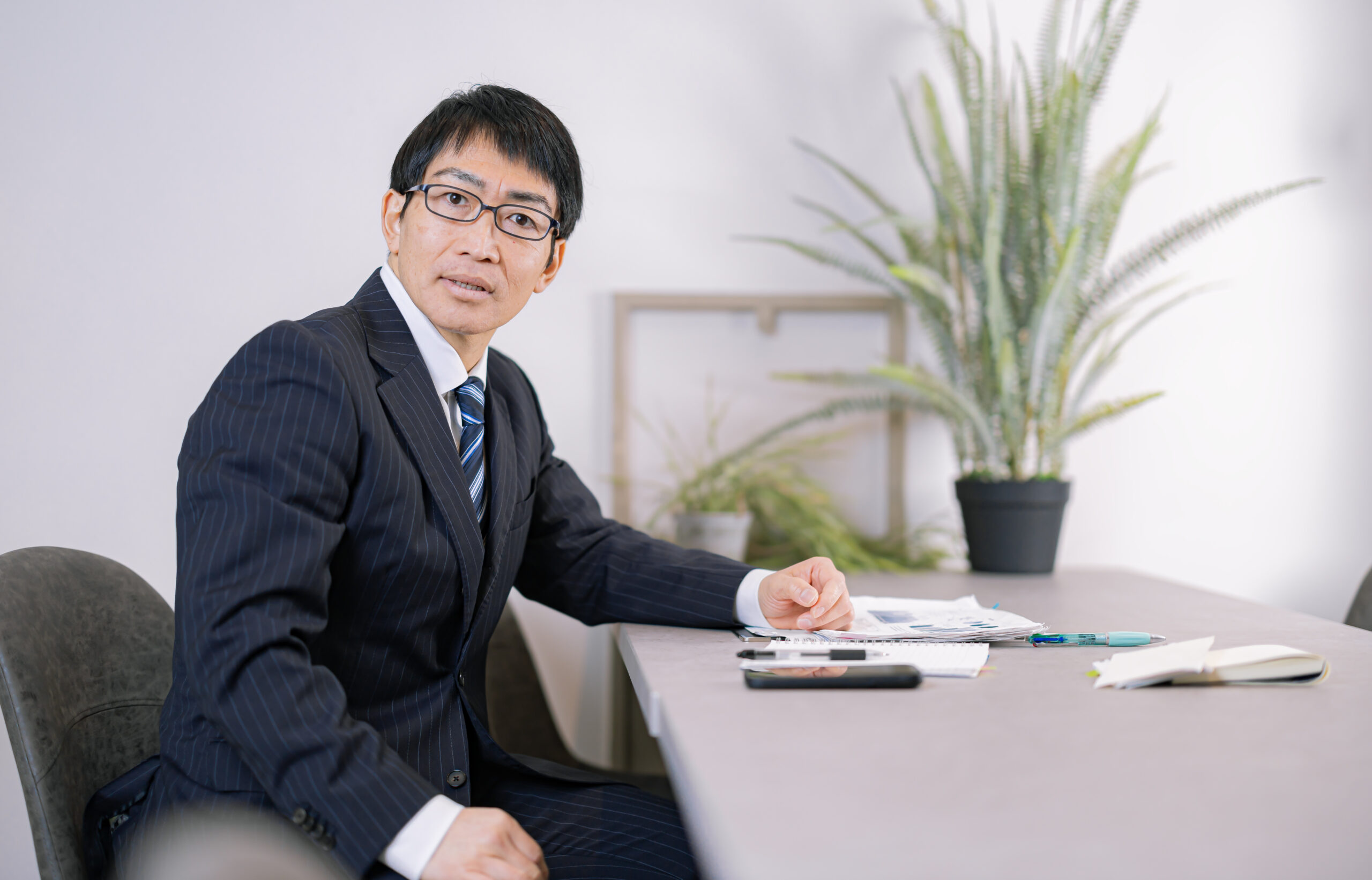 怒る男性サラリーマン