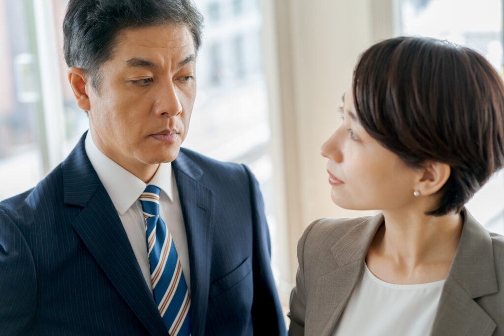 会社での嫌がらせが原因で辞めさせられる？その対策と対応策
