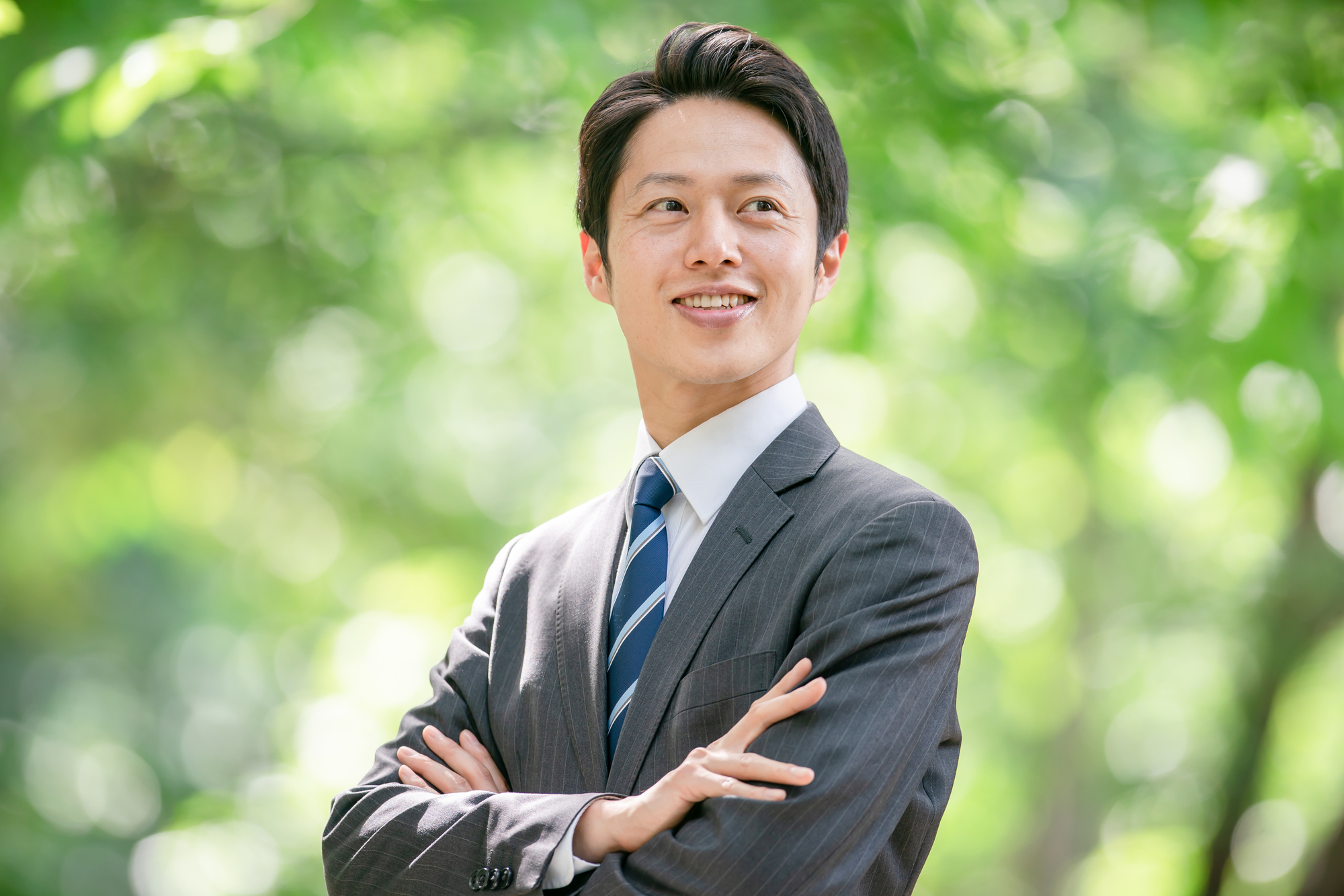 転職する男性
