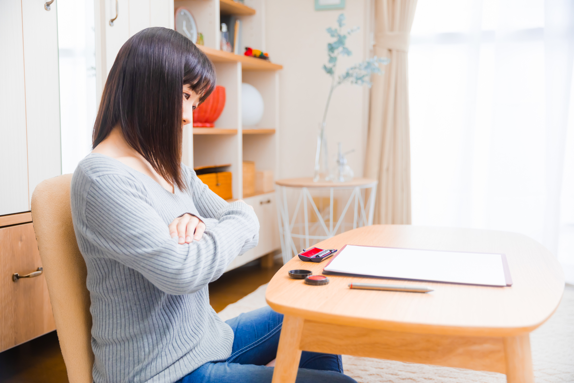 退職したらやることを考える女性