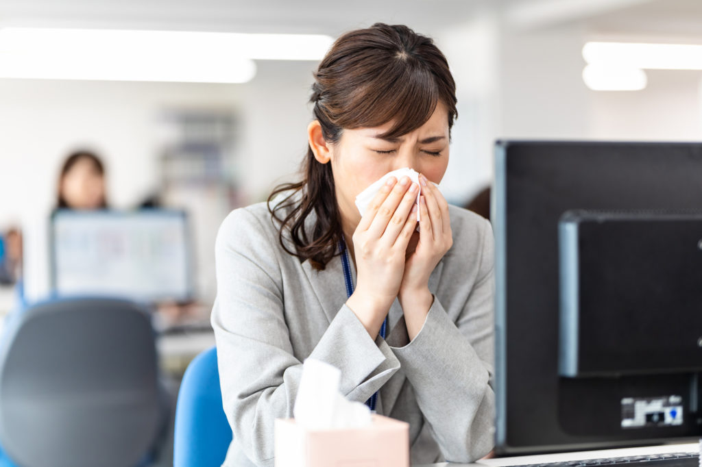 新型コロナウイルスで会社を休む時に給与補償されるって本当?