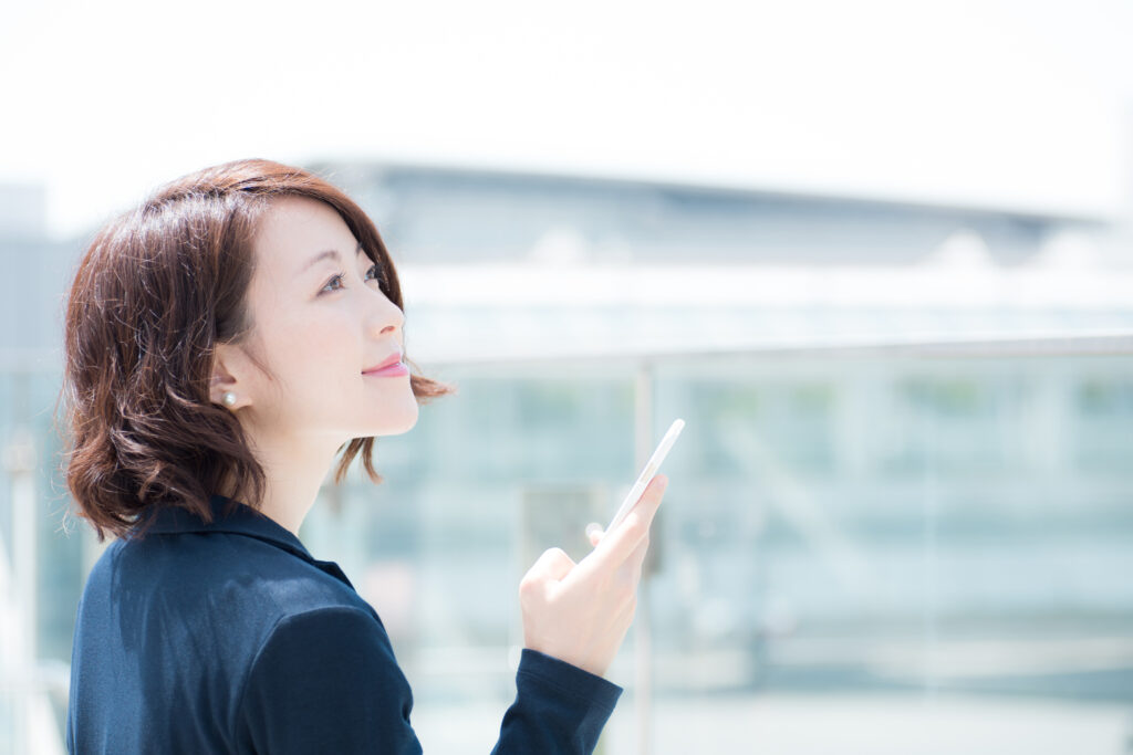 週休2日制と完全週休2日制、変形労働時間制・シフト制の違いと特徴