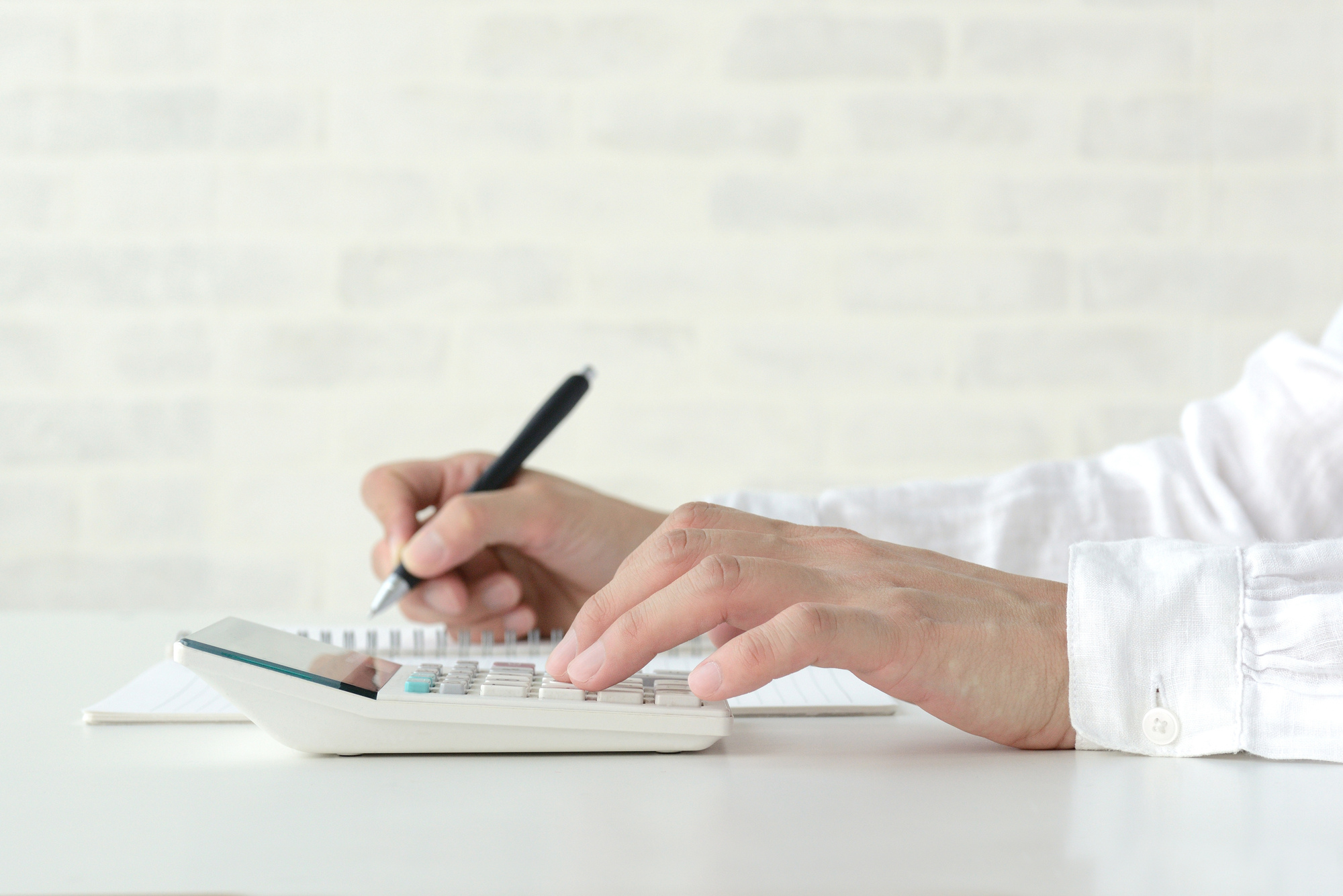 社会保険給付金での支給金額について計算する様子