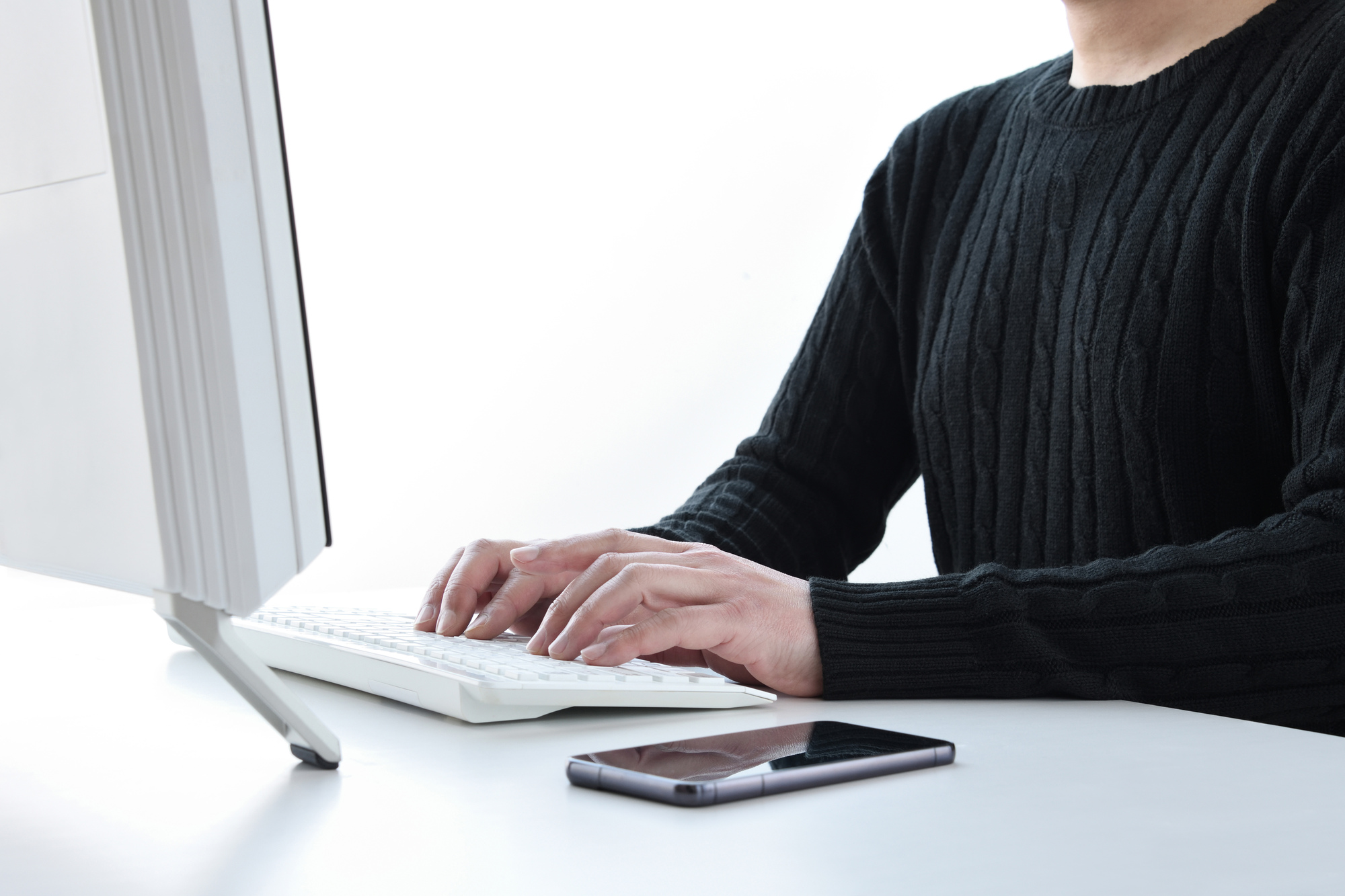 失業保険の申請をする様子