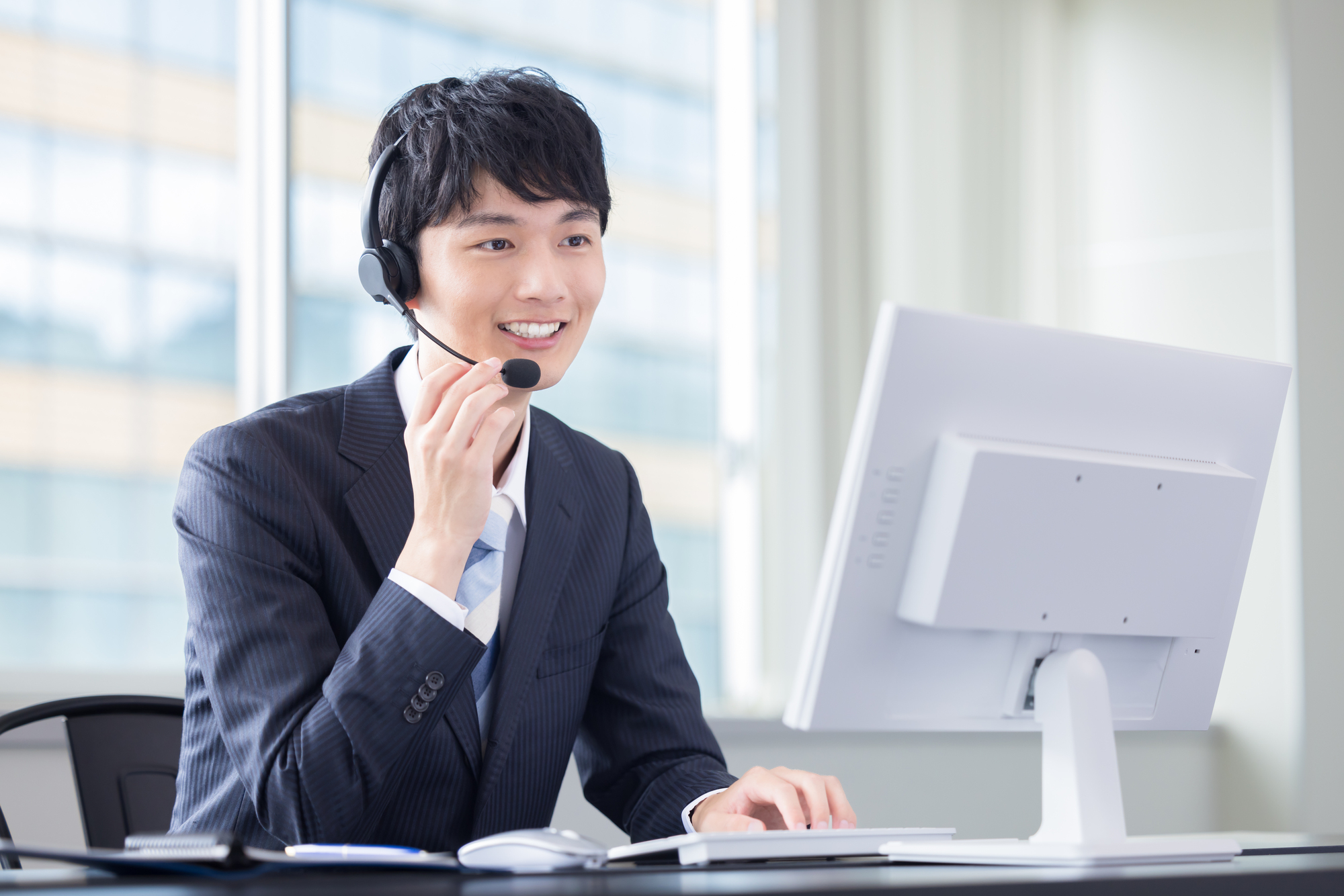 ハローワークの電話相談窓口の様子