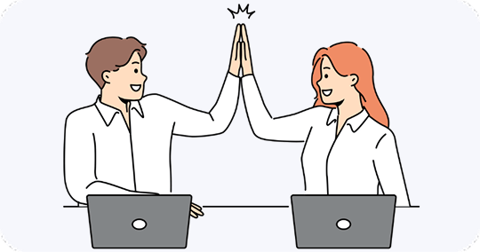 パソコンの前に座るスーツ姿の男女がハイタッチしているイラスト