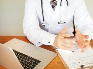 傷病手当金と障害年金の併給はできる？