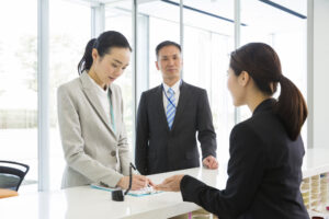 いつ言うかが大事！退職のタイミング、同僚に伝える時期と上司への相談のポイント