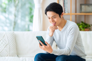 傷病手当金の金額を早見表でチェック！支給額が変わるケースや退職後の申請についても解説