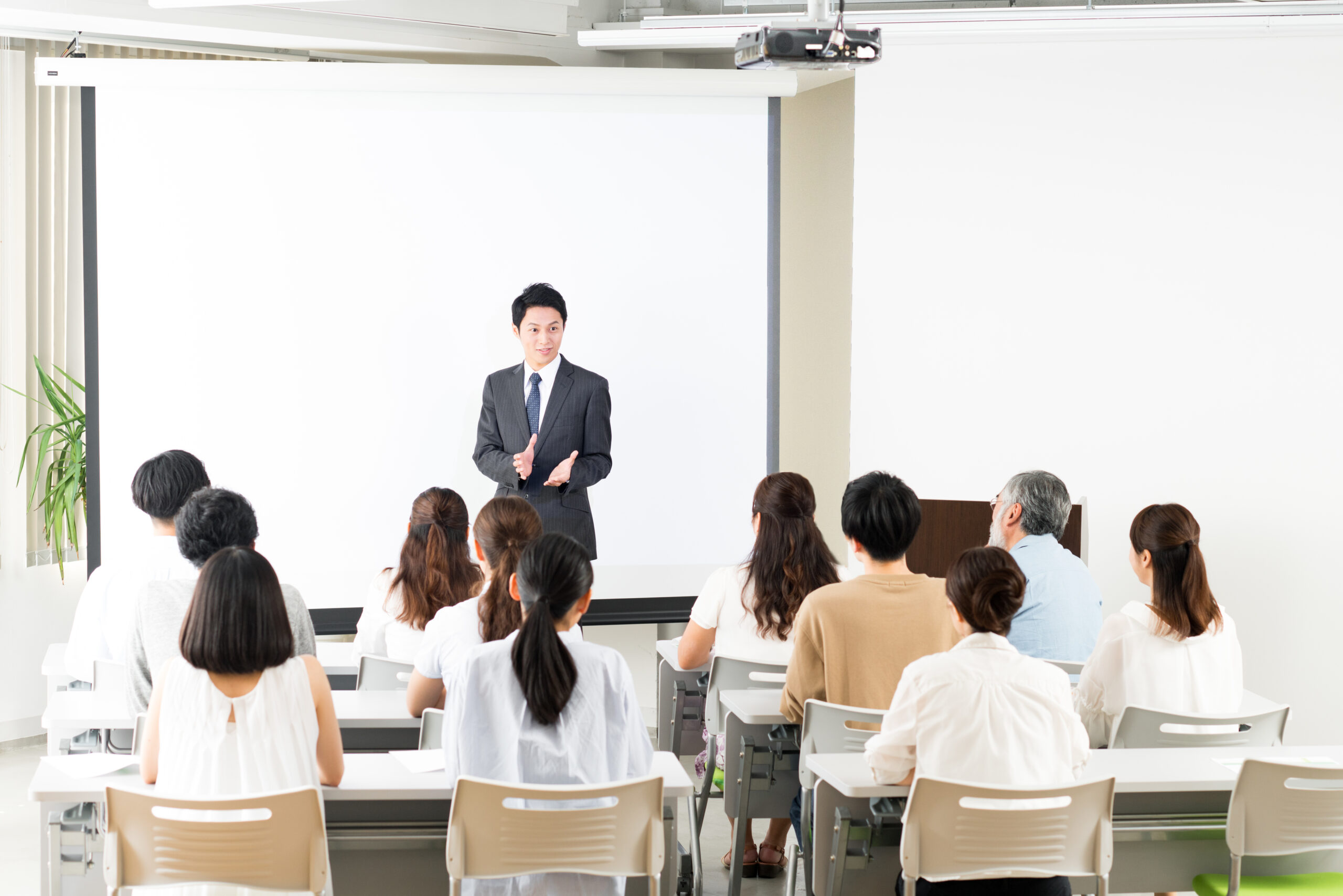 ハローワークで失業保険を受け取りながら資格取得が可能な職業訓練校の活用法