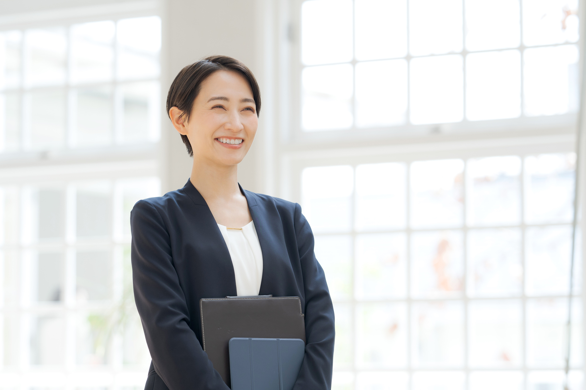 公務員は失業保険を受給できない！退職後に受給できる手当や受給の流れを紹介