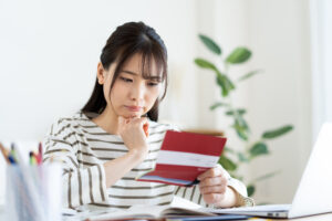 失業保険はいつ振り込まれる？支給日の目安と早くもらう方法を解説